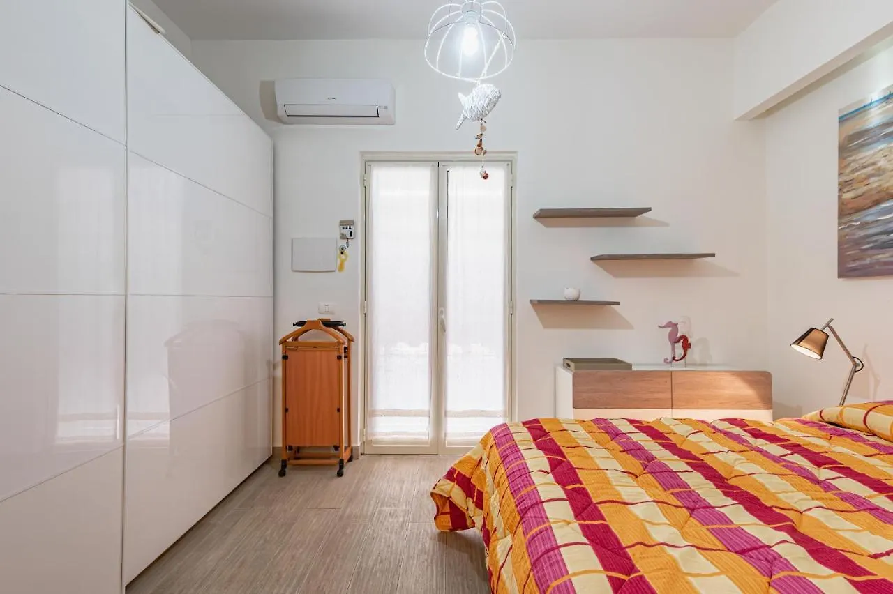 דירות גיארדיני נאקסוס Naxos Bay Flat With Terrace 50 Meters From The Sea 0*,  איטליה