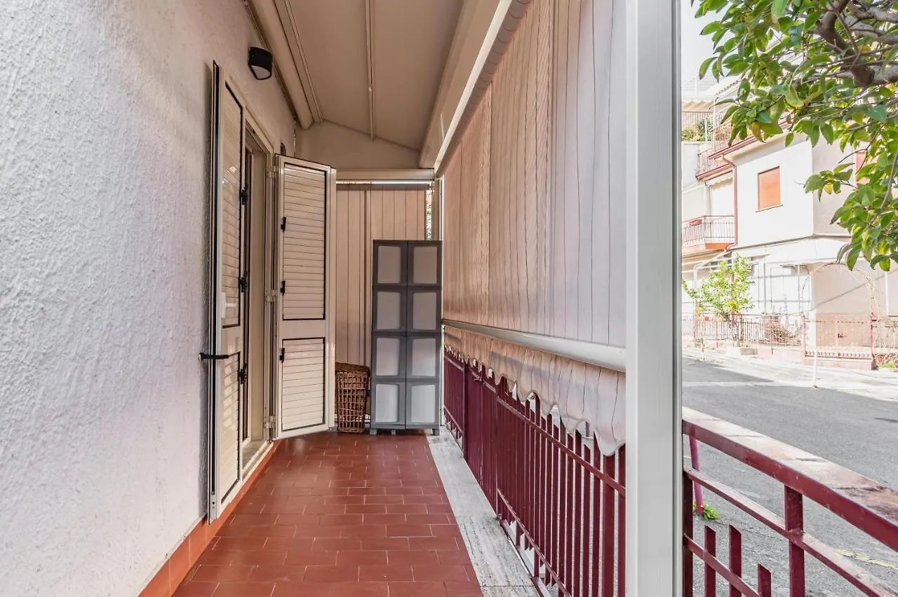 דירות גיארדיני נאקסוס Naxos Bay Flat With Terrace 50 Meters From The Sea